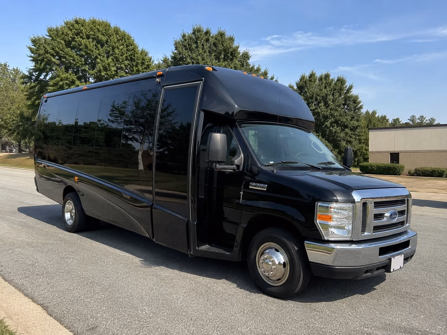 fullerton professional employee shuttle bus rentals in fullerton