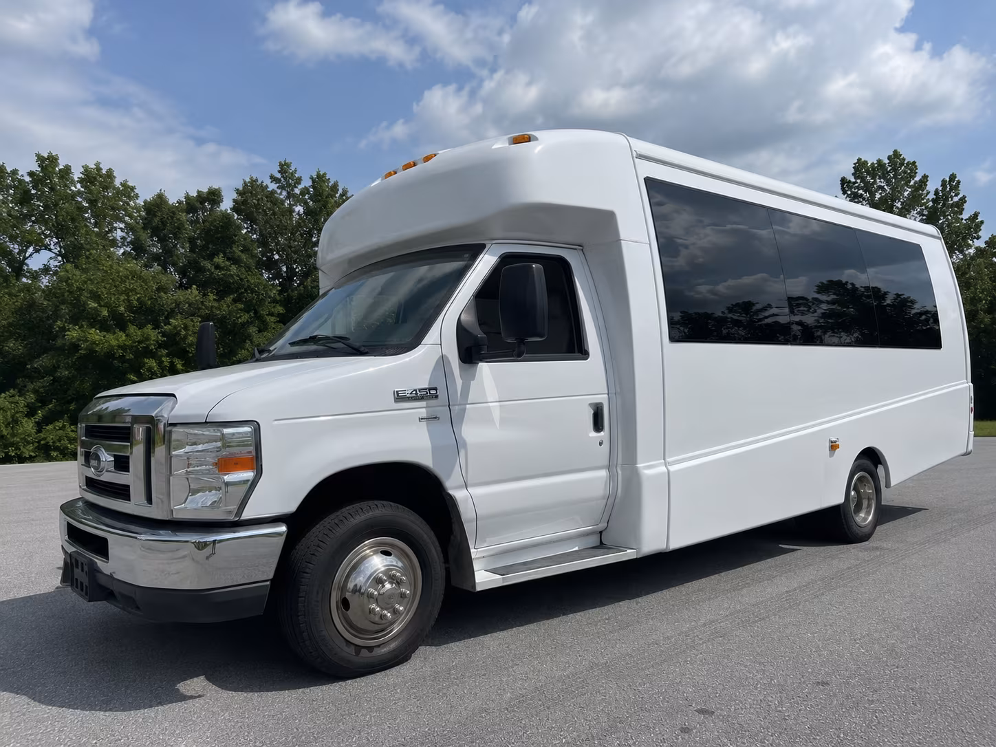 party bus transportation for bellflower area proms